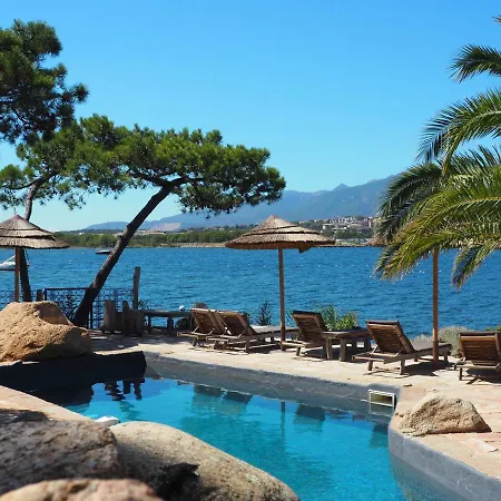 Maranatha, Front De Avec 4*