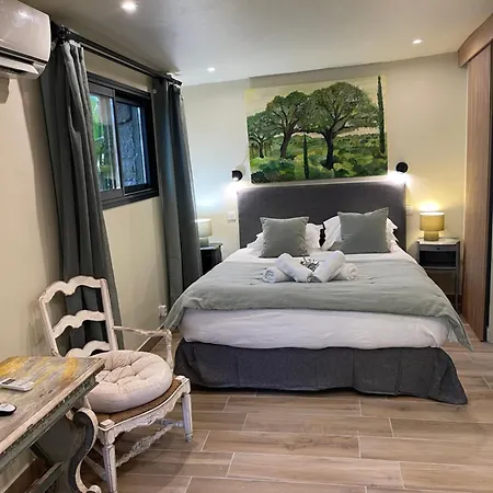 Aparthotel Maranatha, Front De Avec