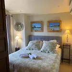 Maranatha, Front De Avec 公寓式酒店 4*