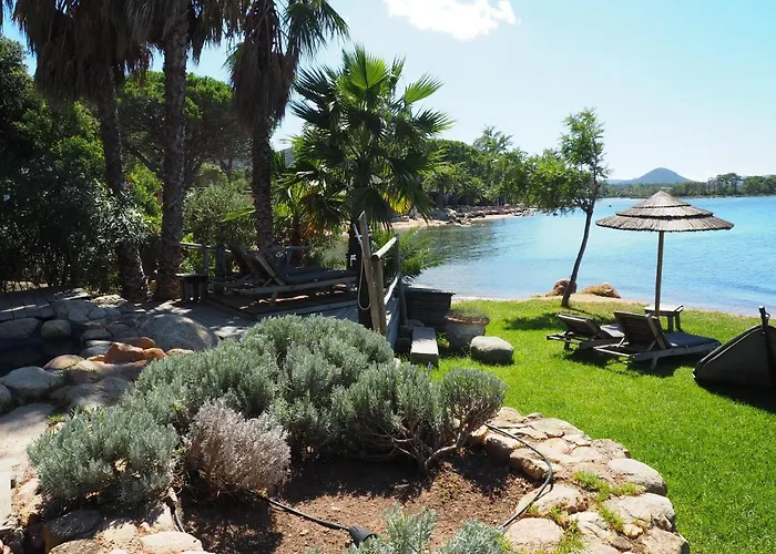 Apart-hotel Maranatha, Front De Avec