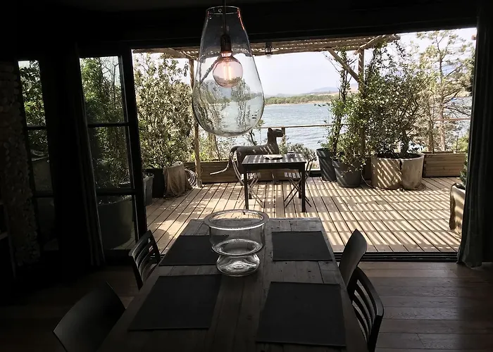 Maranatha, Front De Avec Apart-hotel