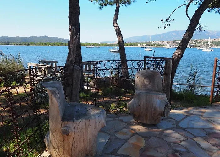 Maranatha, Front De Avec Porto-Vecchio (Corsica)