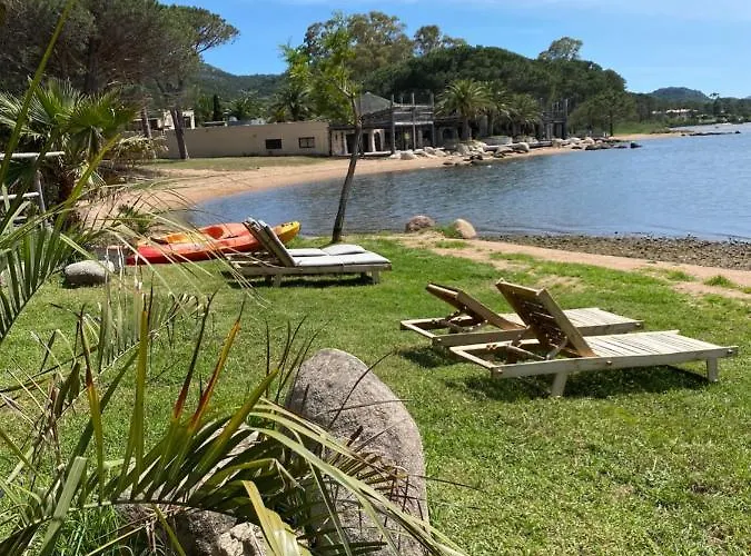 Maranatha, Front De Avec 公寓式酒店 4*